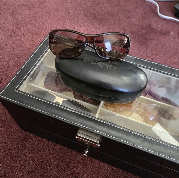 Women's Gucci Sunglass - Picture 6 of 6